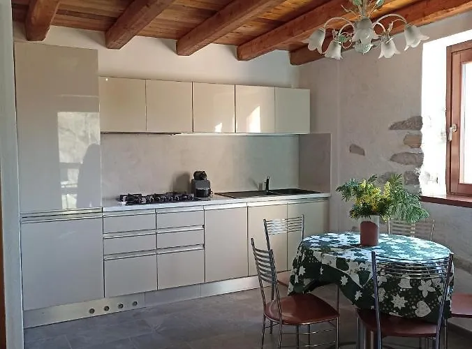 Eleonora Alloggio per agriturismo Argegno